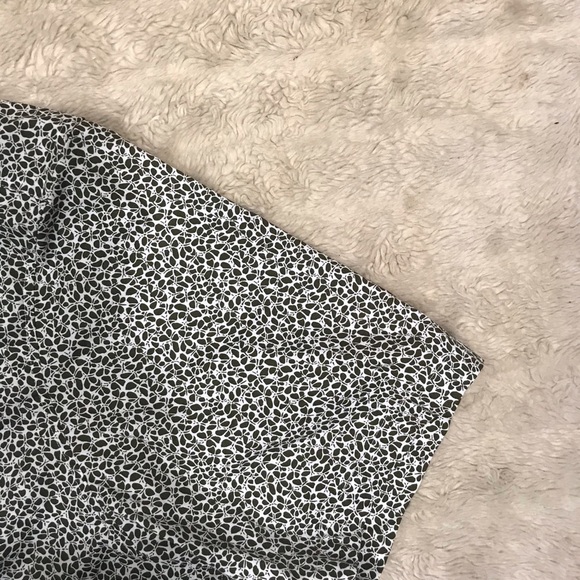 Michael Kors trim stretch button front shirt  XXL - Picture 3 of 4